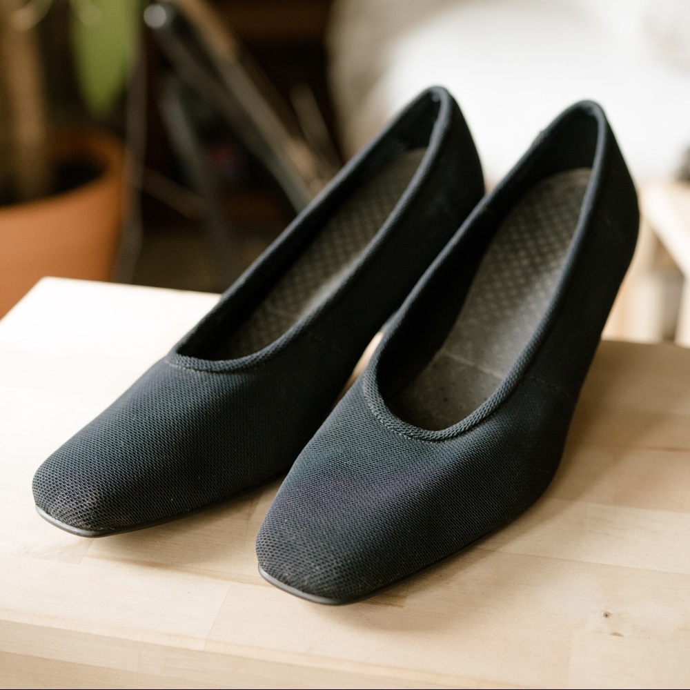 Vintage Granny Chic Fabric Pumps Heels 7 - Picture 2 of 3